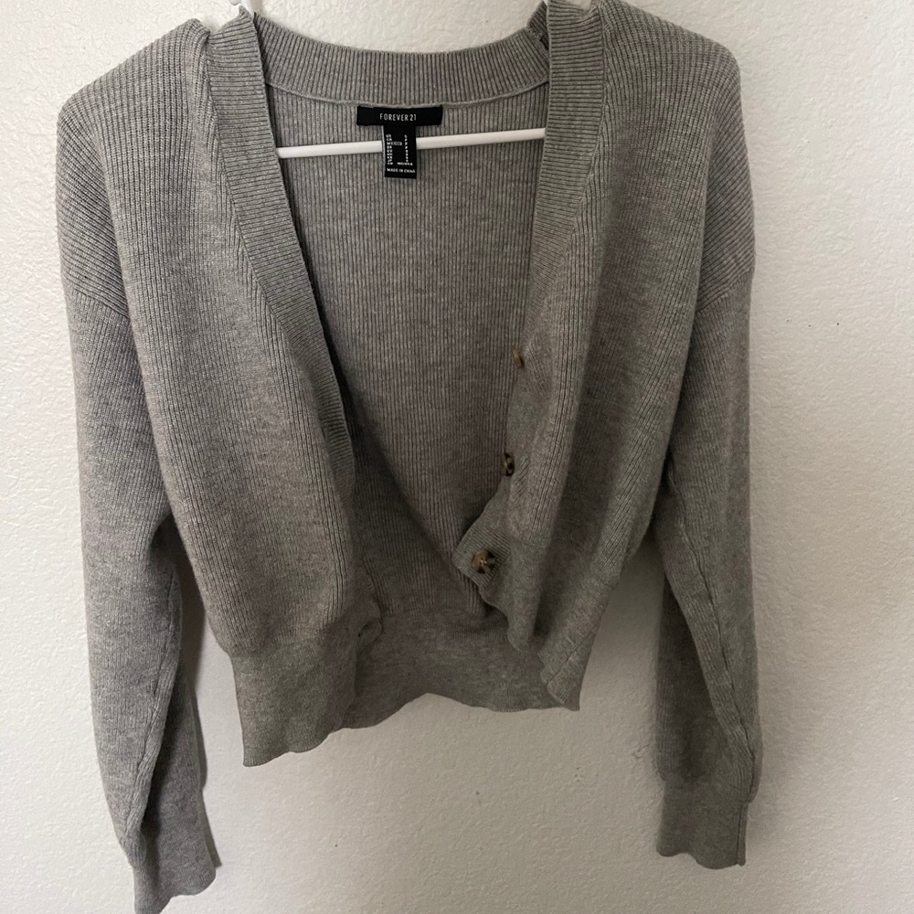 Gray Button Up Cardigan.🤍